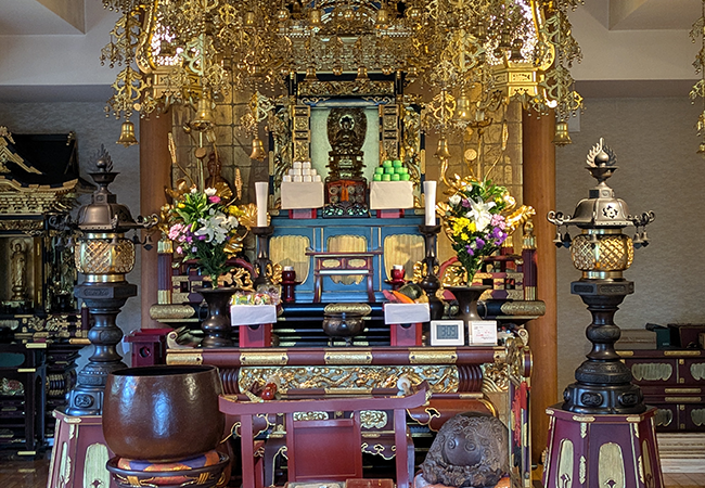 秋彼岸を迎える準備｜ご本尊様・礼拝堂・朱雀殿へお供えをいたしました